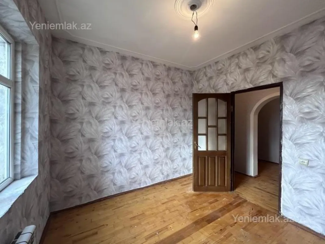 Satılır 3 otaqlı köhnə tikili 78 m²