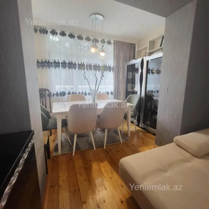 Satılır 2 otaqlı köhnə tikili 50 m²