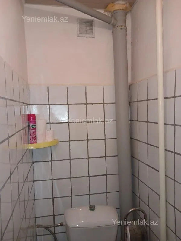 Satılır 3 otaqlı köhnə tikili 70 m²