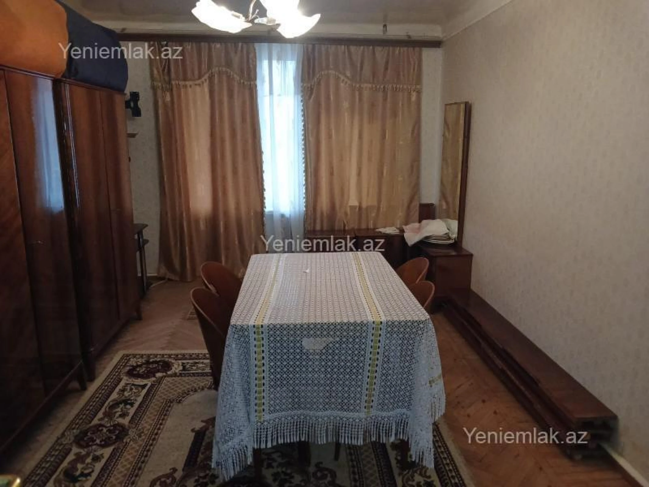 Satılır 3 otaqlı köhnə tikili 70 m²