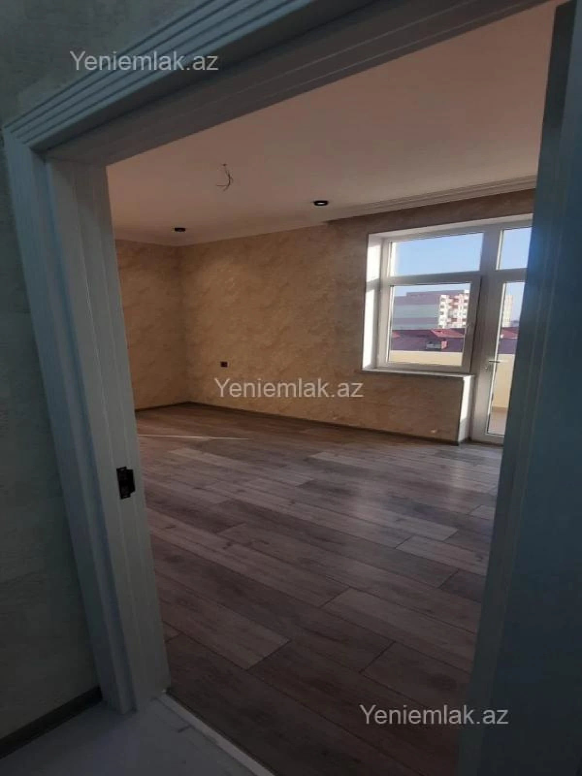 Satılır 3 otaqlı yeni tikili 72 m²