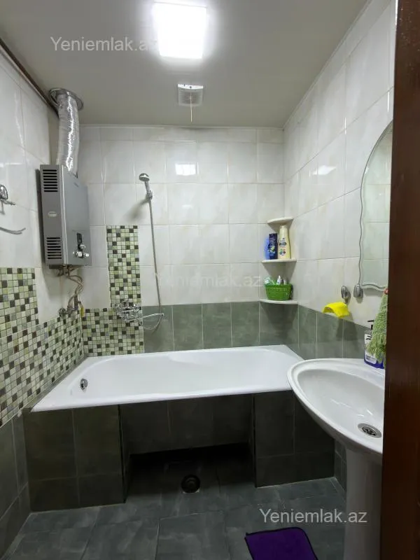 Satılır 2 otaqlı köhnə tikili 60 m²