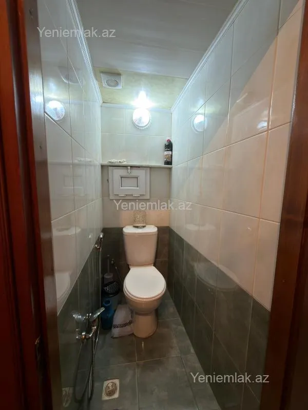 Satılır 2 otaqlı köhnə tikili 60 m²