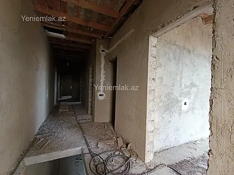 Satılır 12 otaqlı həyət evi 700 m²