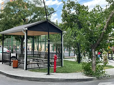 Satılır 3 otaqlı köhnə tikili 85 m²