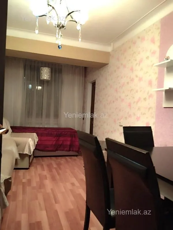 Satılır 3 otaqlı köhnə tikili 85 m²