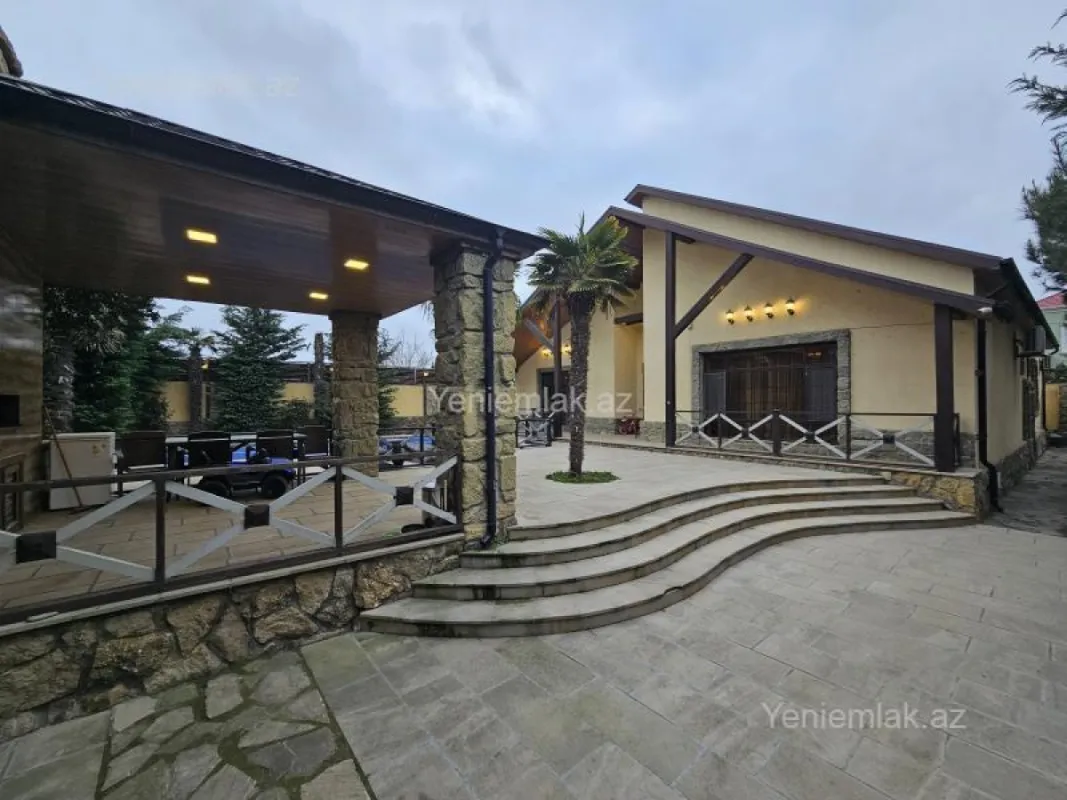 Satılır 4 otaqlı həyət evi 220 m²