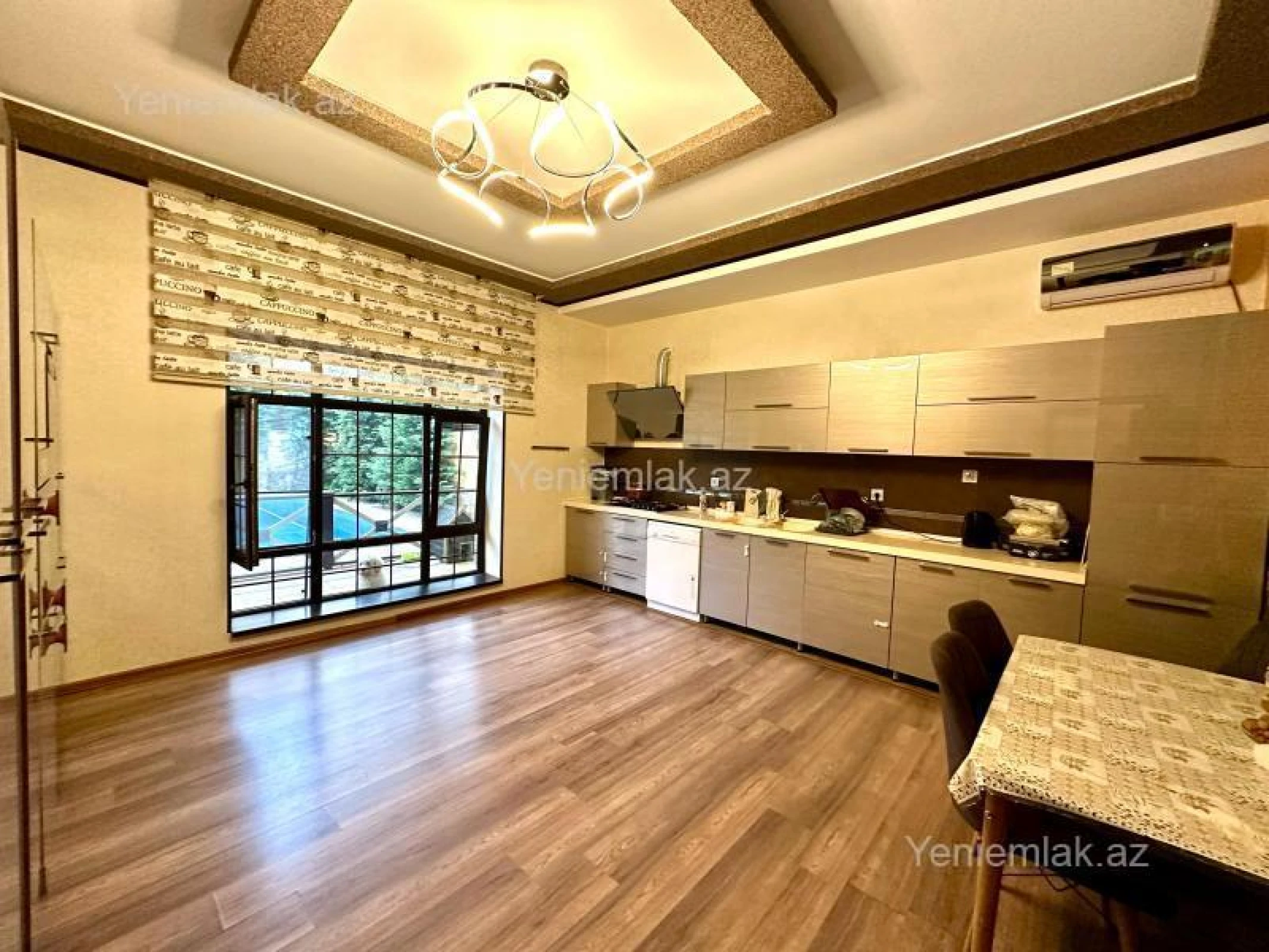 Satılır 4 otaqlı həyət evi 220 m²