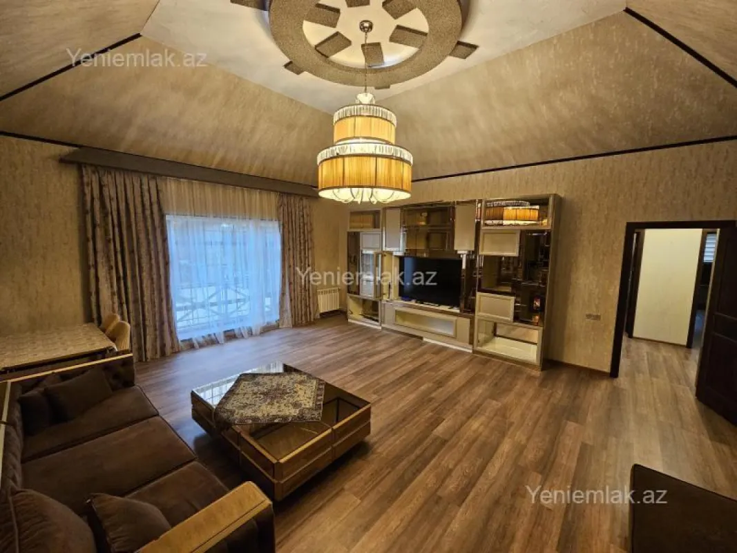 Satılır 4 otaqlı həyət evi 220 m²