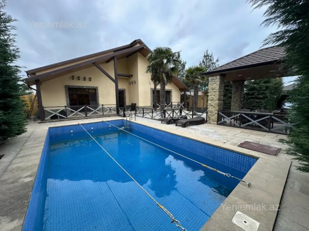 Satılır 4 otaqlı həyət evi 220 m²