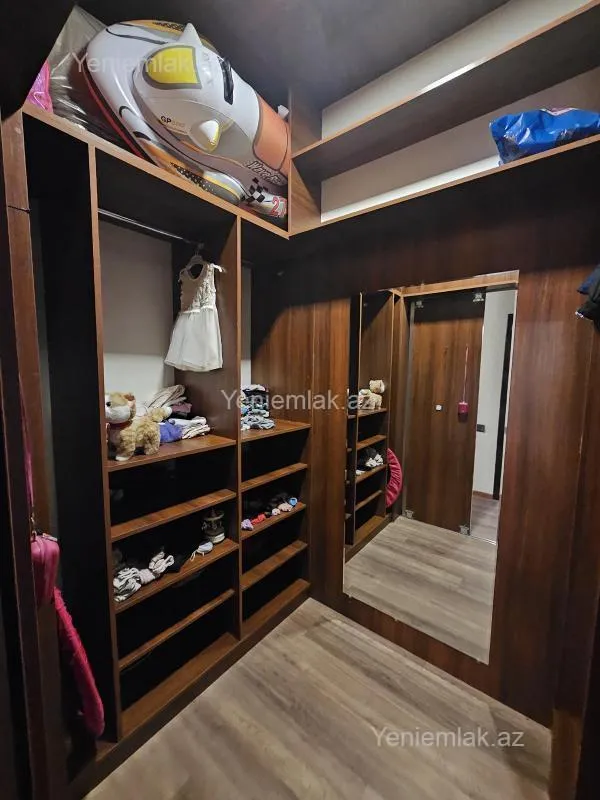 Satılır 4 otaqlı həyət evi 220 m²