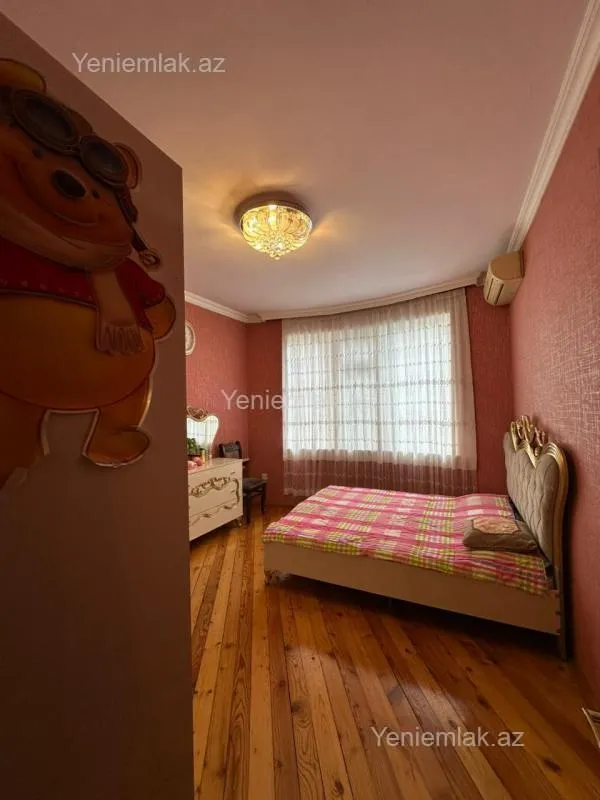 Satılır 3 otaqlı yeni tikili 100 m²