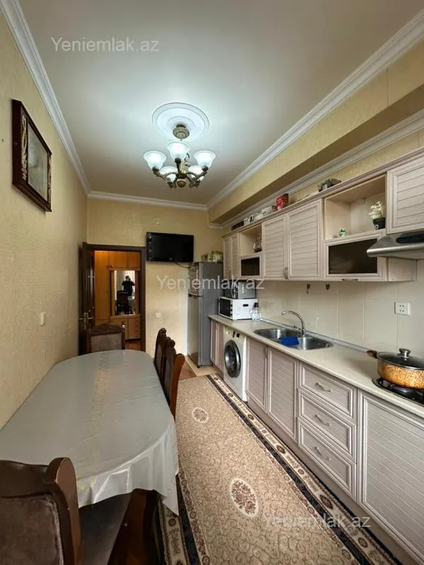 Satılır 3 otaqlı yeni tikili 100 m²