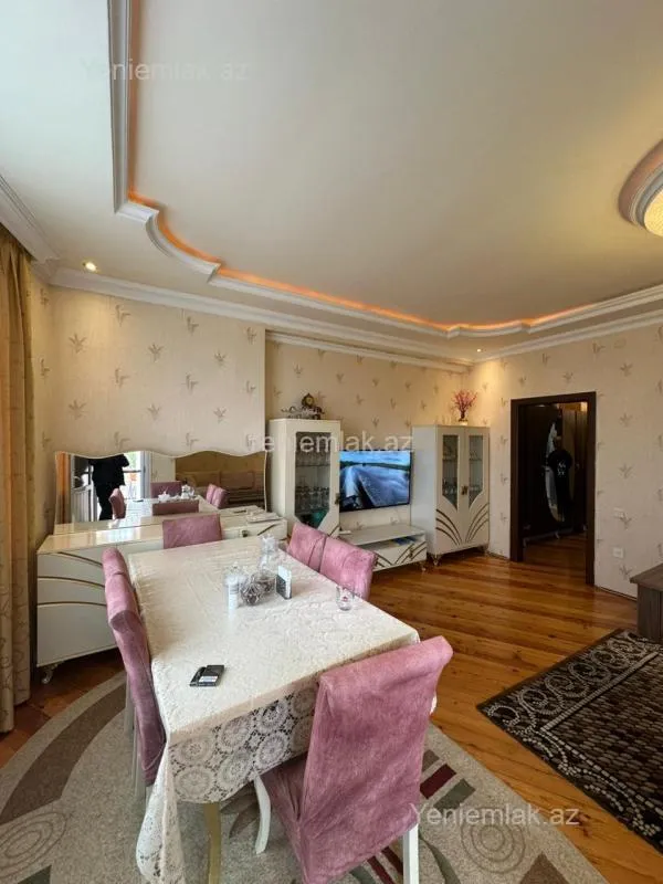 Satılır 3 otaqlı yeni tikili 100 m²