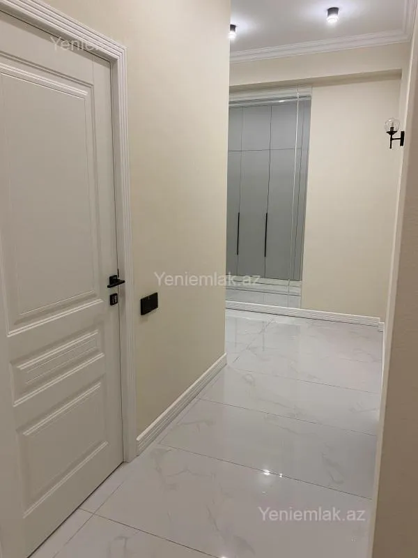 Satılır 3 otaqlı yeni tikili 105 m²