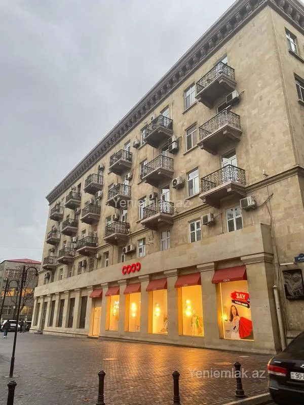 Satılır 3 otaqlı köhnə tikili 72 m²