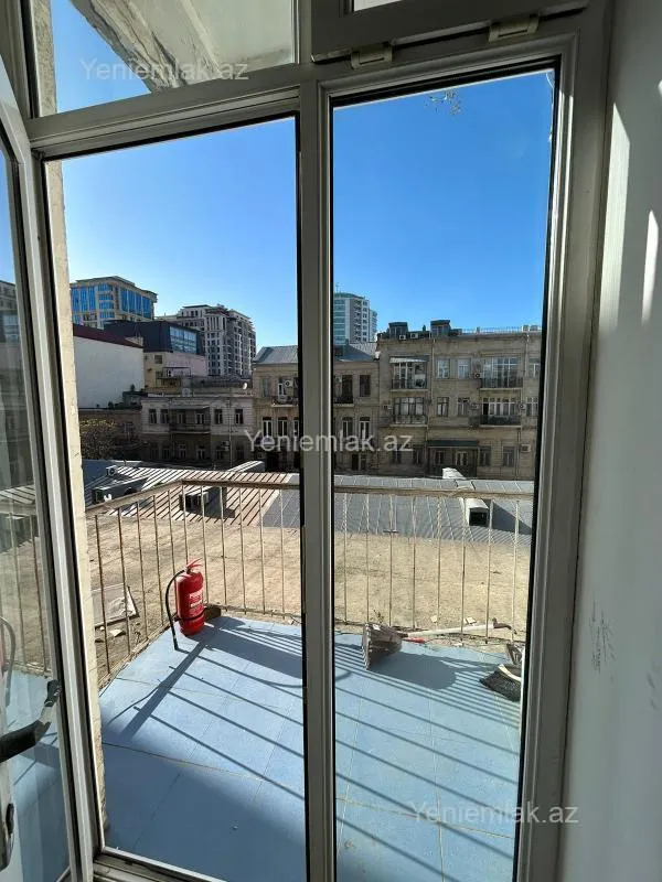 Satılır 3 otaqlı köhnə tikili 72 m²