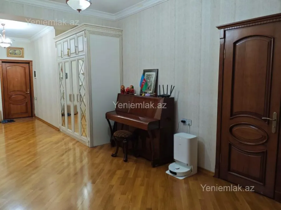Satılır 3 otaqlı yeni tikili 158 m²