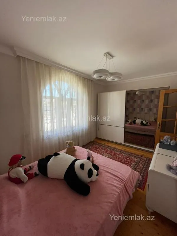 Satılır 8 otaqlı həyət evi 300 m²