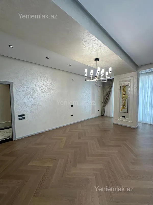 Satılır 3 otaqlı yeni tikili 115 m²