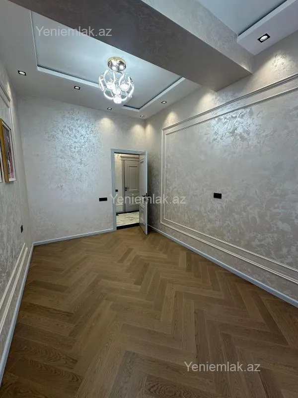 Satılır 3 otaqlı yeni tikili 115 m²