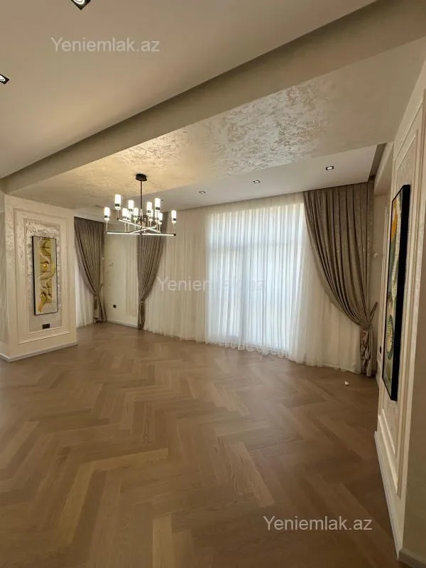 Satılır 3 otaqlı yeni tikili 115 m²