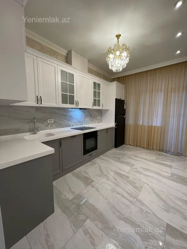 Satılır 4 otaqlı yeni tikili 185 m²
