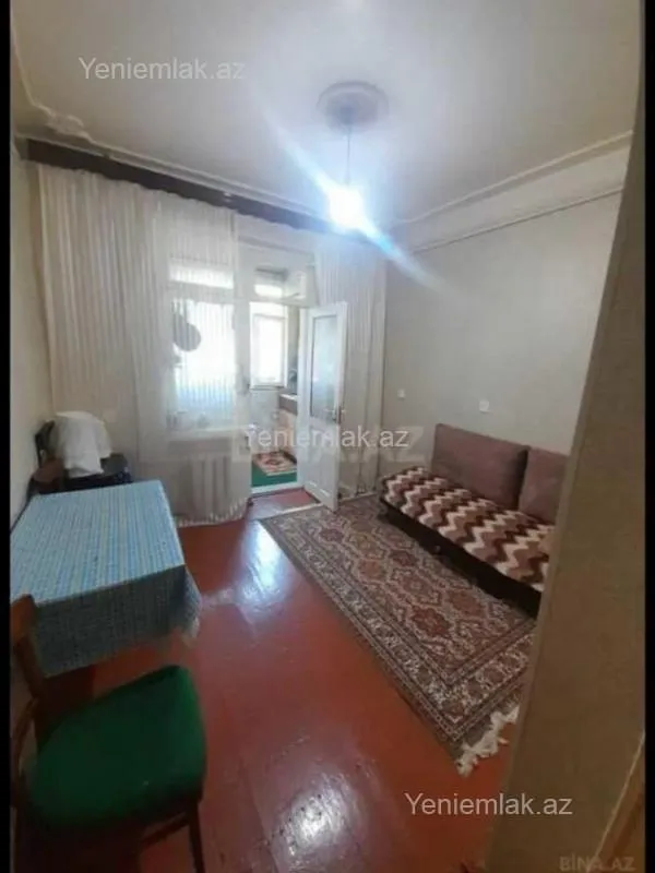 Satılır 3 otaqlı köhnə tikili 80 m²