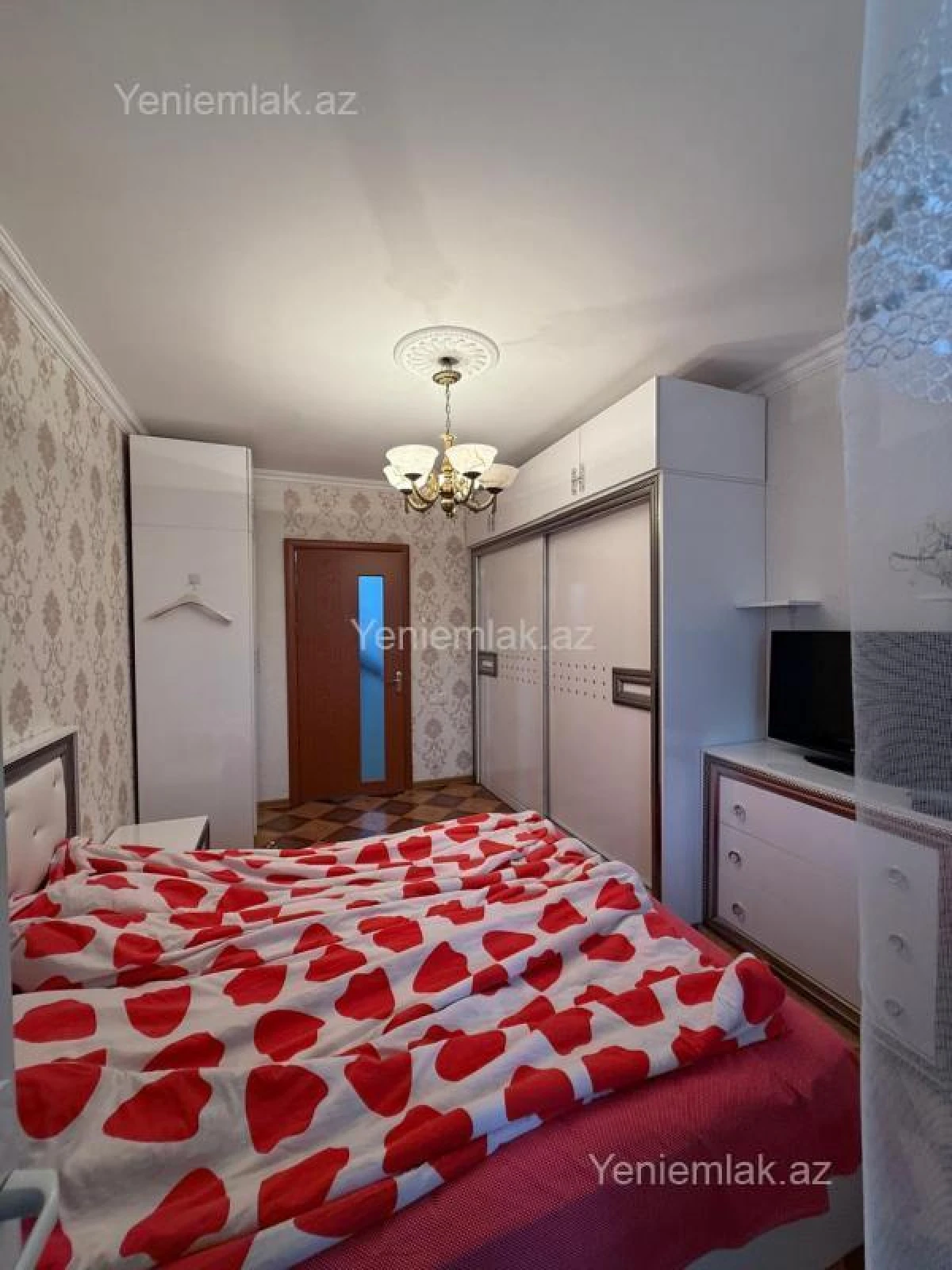 Satılır 4 otaqlı köhnə tikili 80 m²