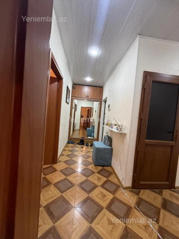 Satılır 4 otaqlı köhnə tikili 80 m²