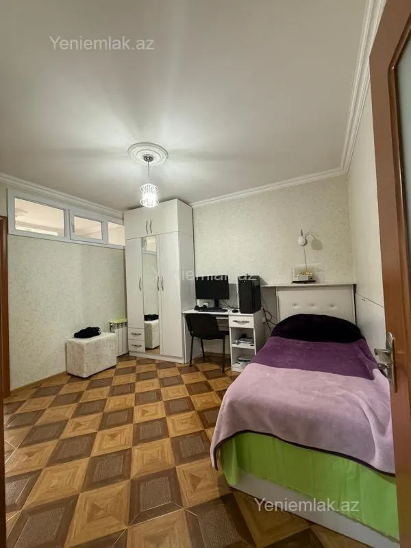 Satılır 4 otaqlı köhnə tikili 80 m²
