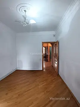 Satılır 3 otaqlı köhnə tikili 75 m²
