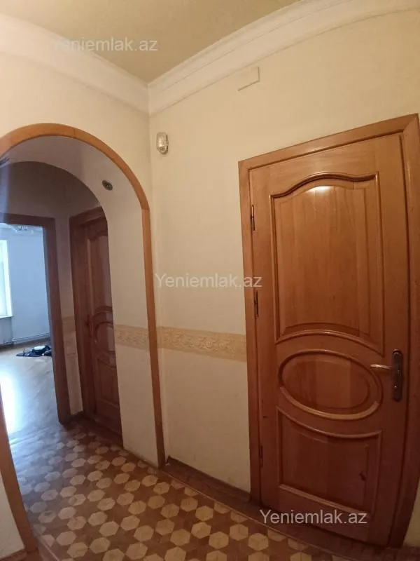 Satılır 3 otaqlı köhnə tikili 75 m²