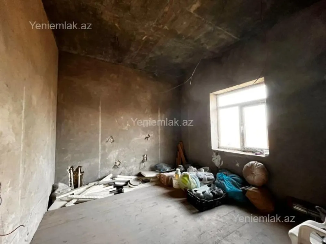 Satılır 5 otaqlı həyət evi 200 m²