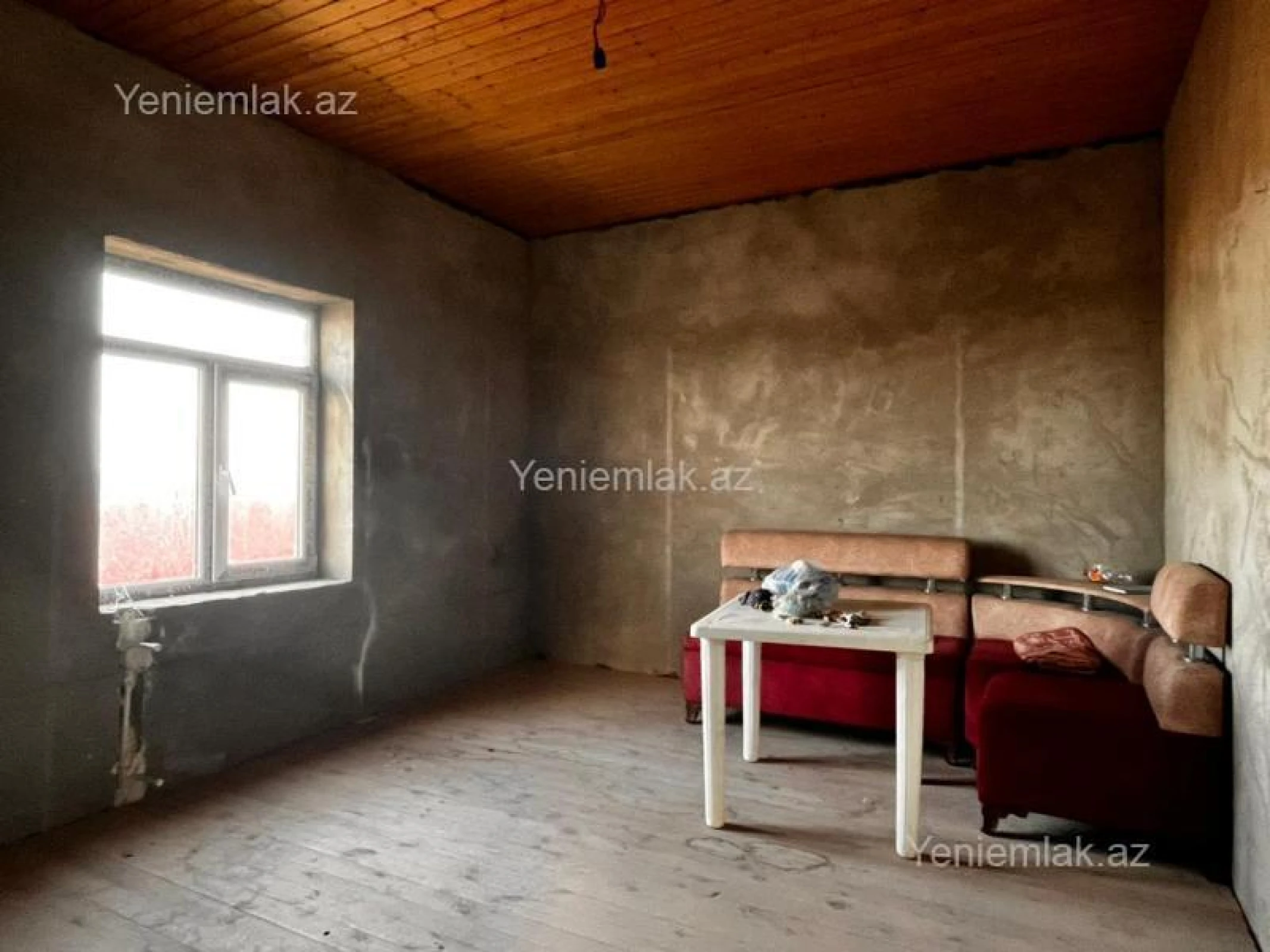 Satılır 5 otaqlı həyət evi 200 m²