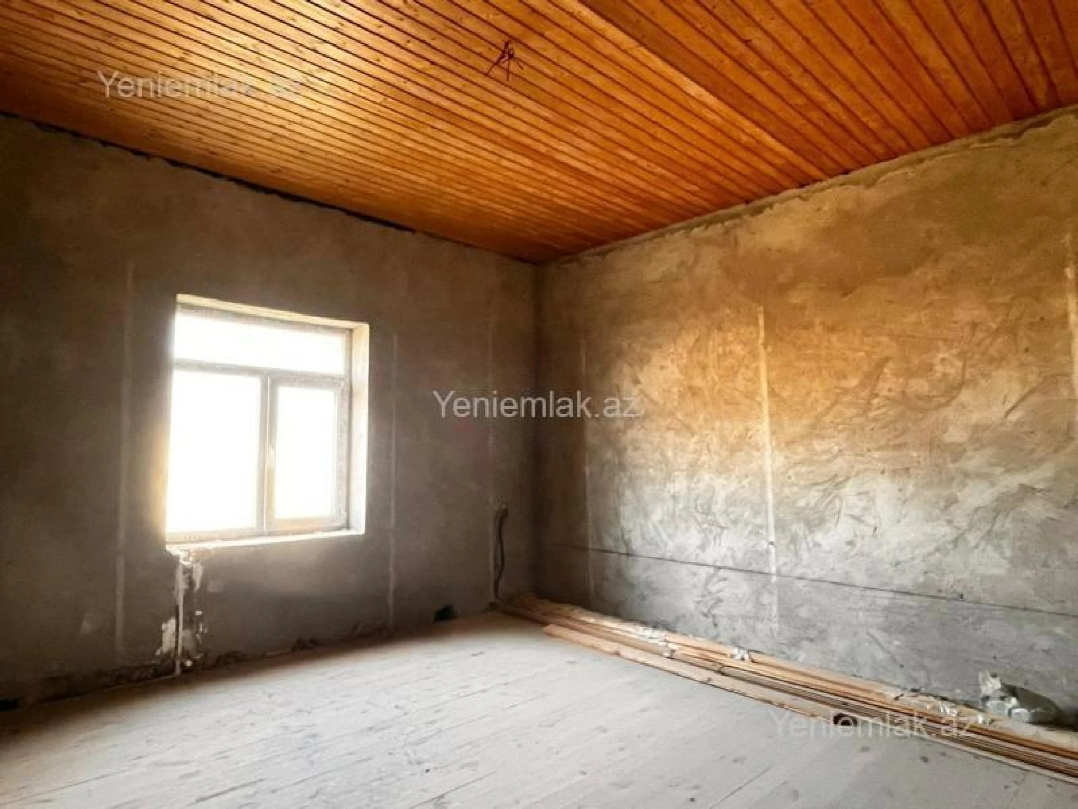 Satılır 5 otaqlı həyət evi 200 m²