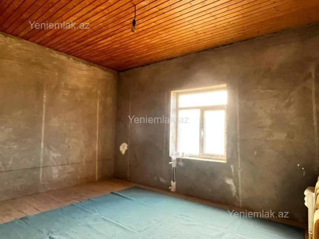 Satılır 5 otaqlı həyət evi 200 m²