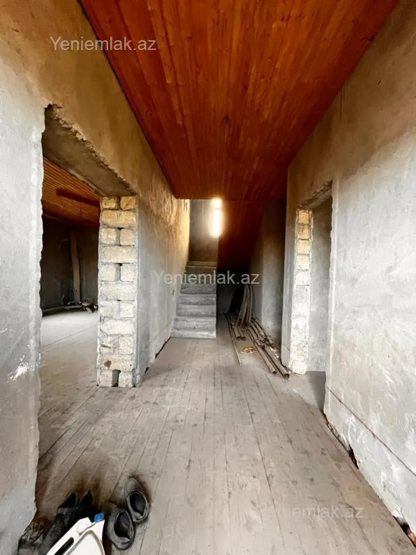 Satılır 5 otaqlı həyət evi 200 m²