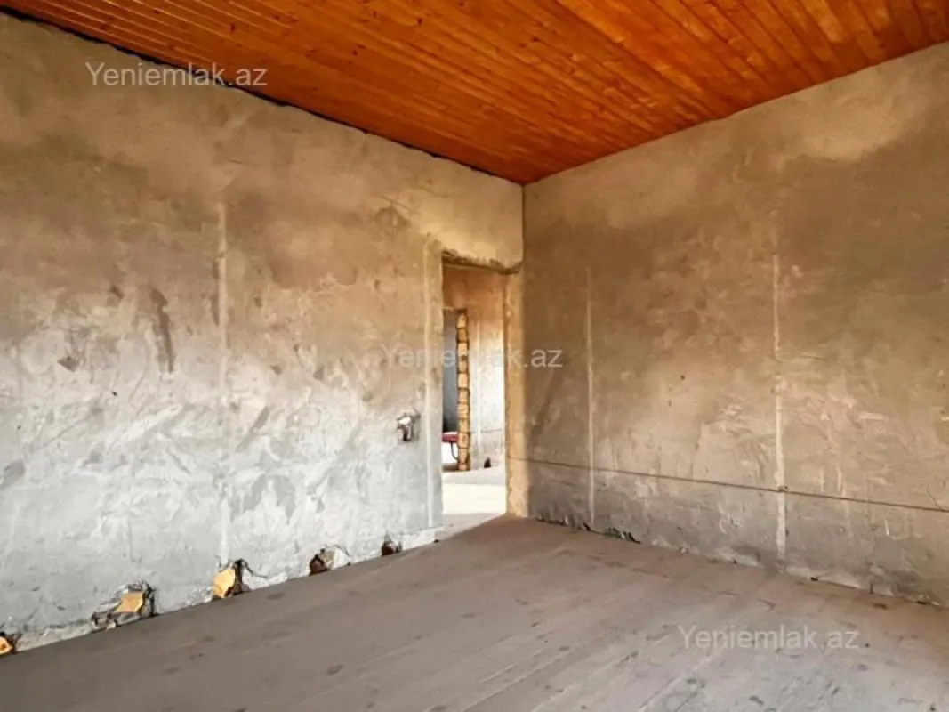 Satılır 5 otaqlı həyət evi 200 m²