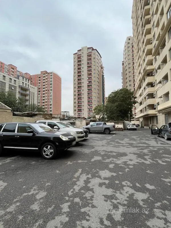 Satılır 3 otaqlı yeni tikili 115 m²