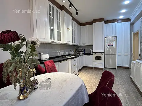 Satılır 3 otaqlı yeni tikili 115 m²