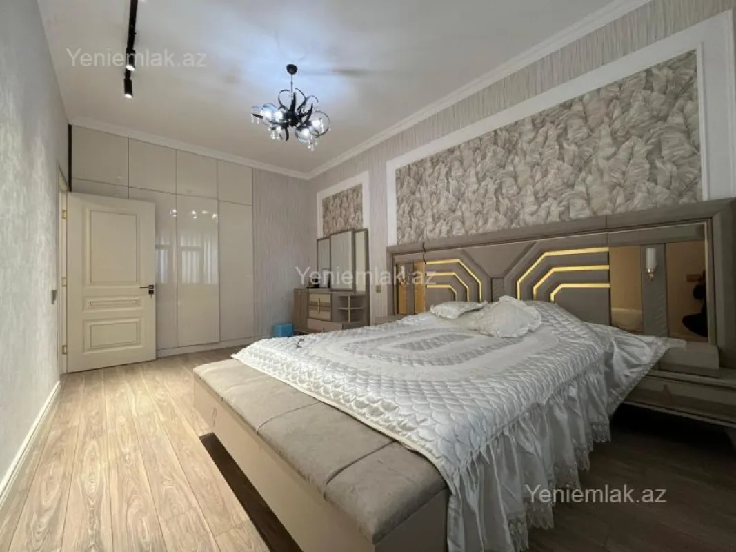 Satılır 3 otaqlı yeni tikili 115 m²
