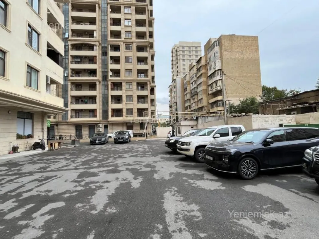 Satılır 3 otaqlı yeni tikili 115 m²