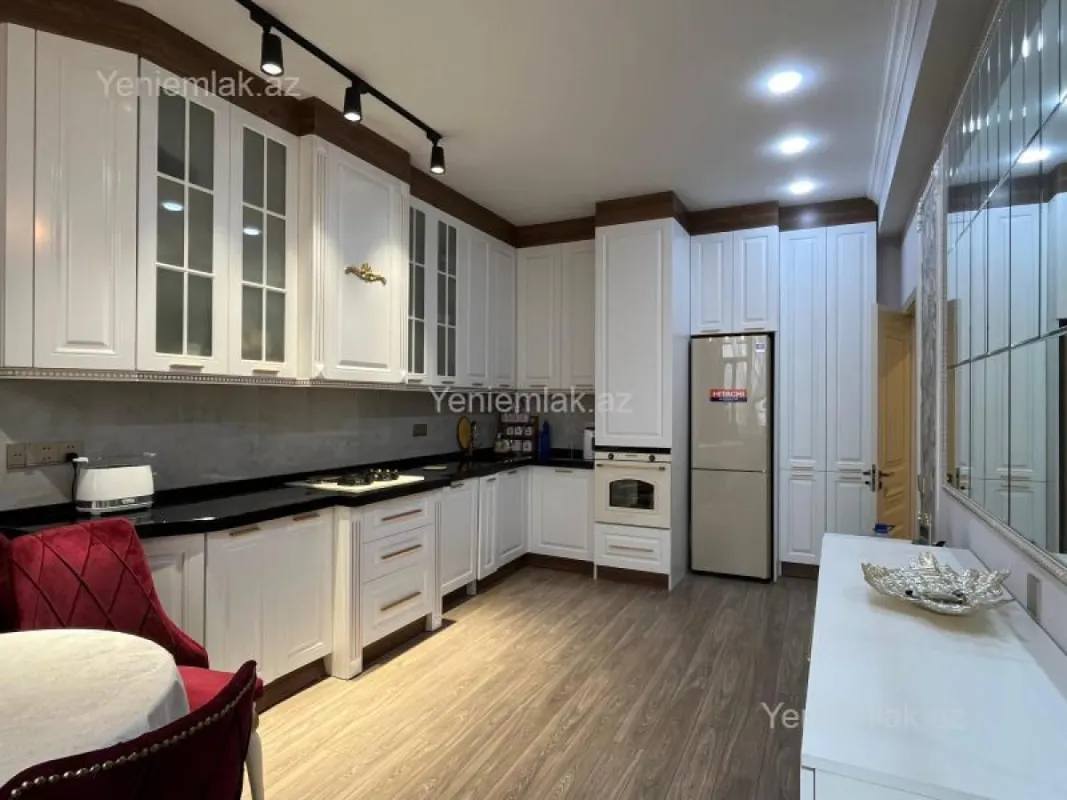 Satılır 3 otaqlı yeni tikili 115 m²