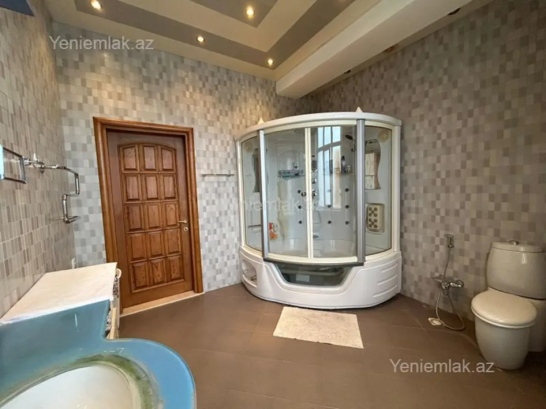 Satılır 3 otaqlı yeni tikili 175 m²