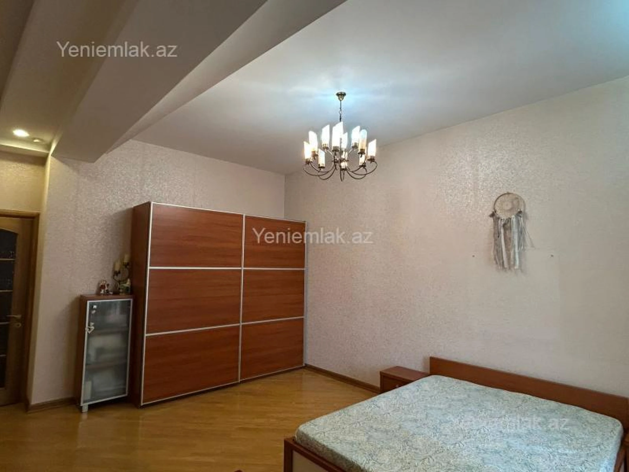 Satılır 3 otaqlı yeni tikili 175 m²