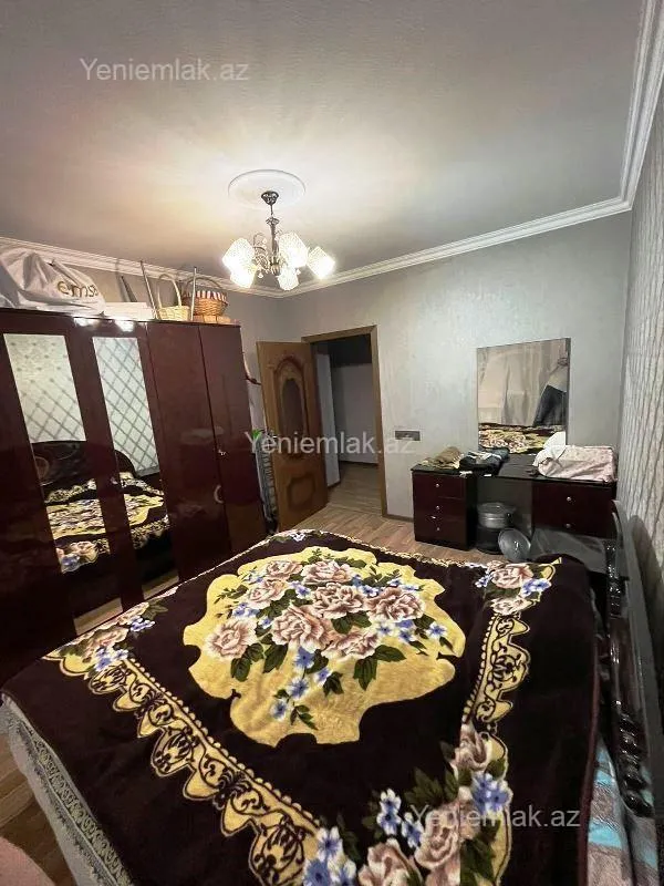 Satılır 3 otaqlı köhnə tikili 75 m²