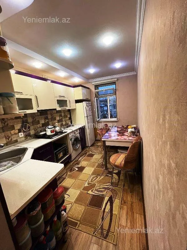 Satılır 3 otaqlı köhnə tikili 75 m²