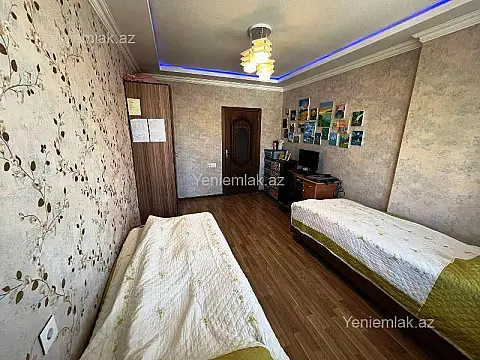 Satılır 3 otaqlı köhnə tikili 75 m²