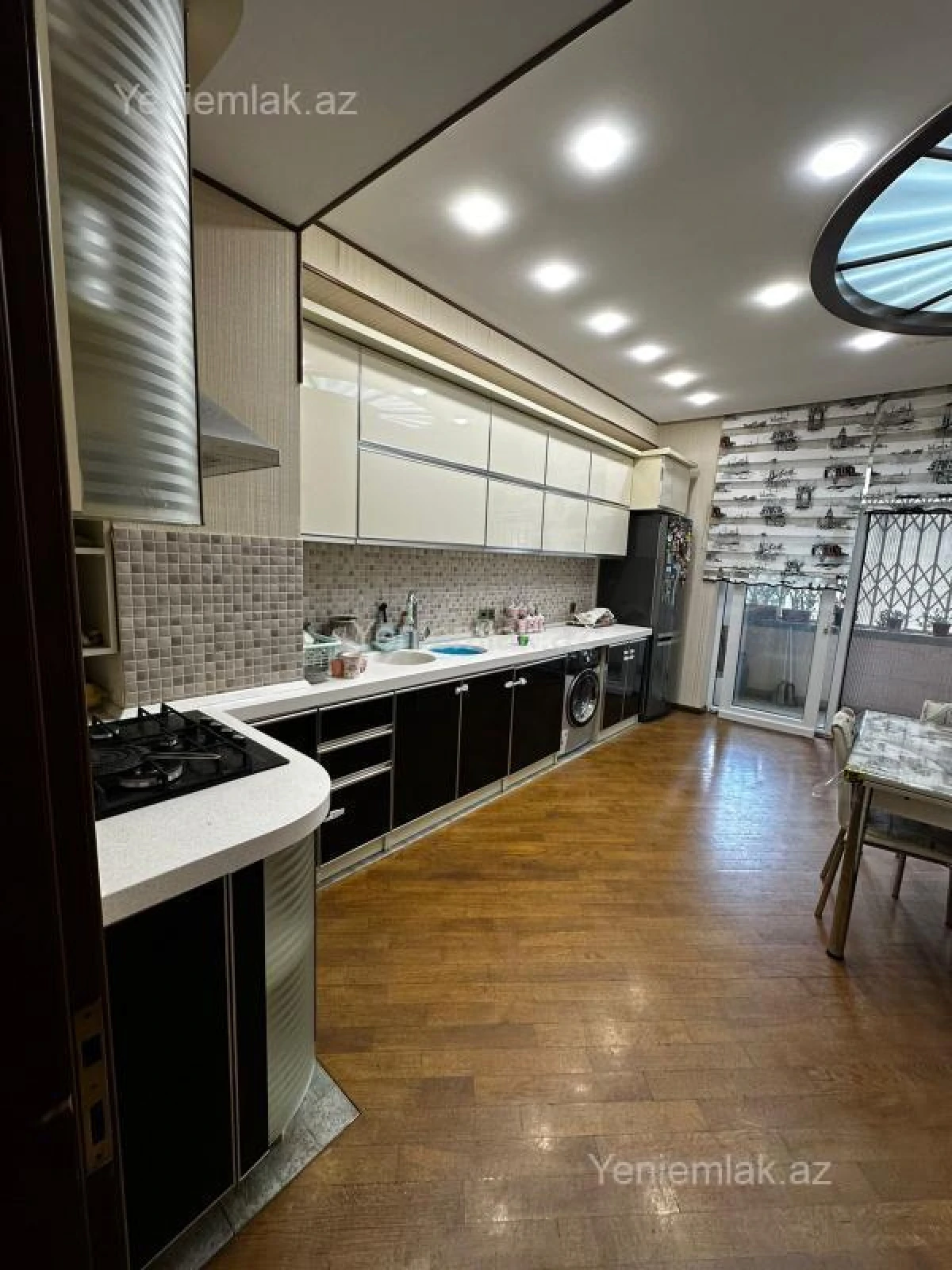 Satılır 3 otaqlı yeni tikili 125 m²